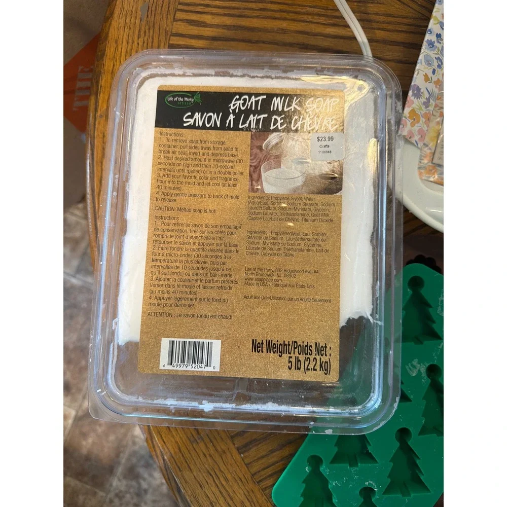 Life of the Party Goat Milk Soap Making Kit Silicone Molds Dyes Books Cutter 5lb